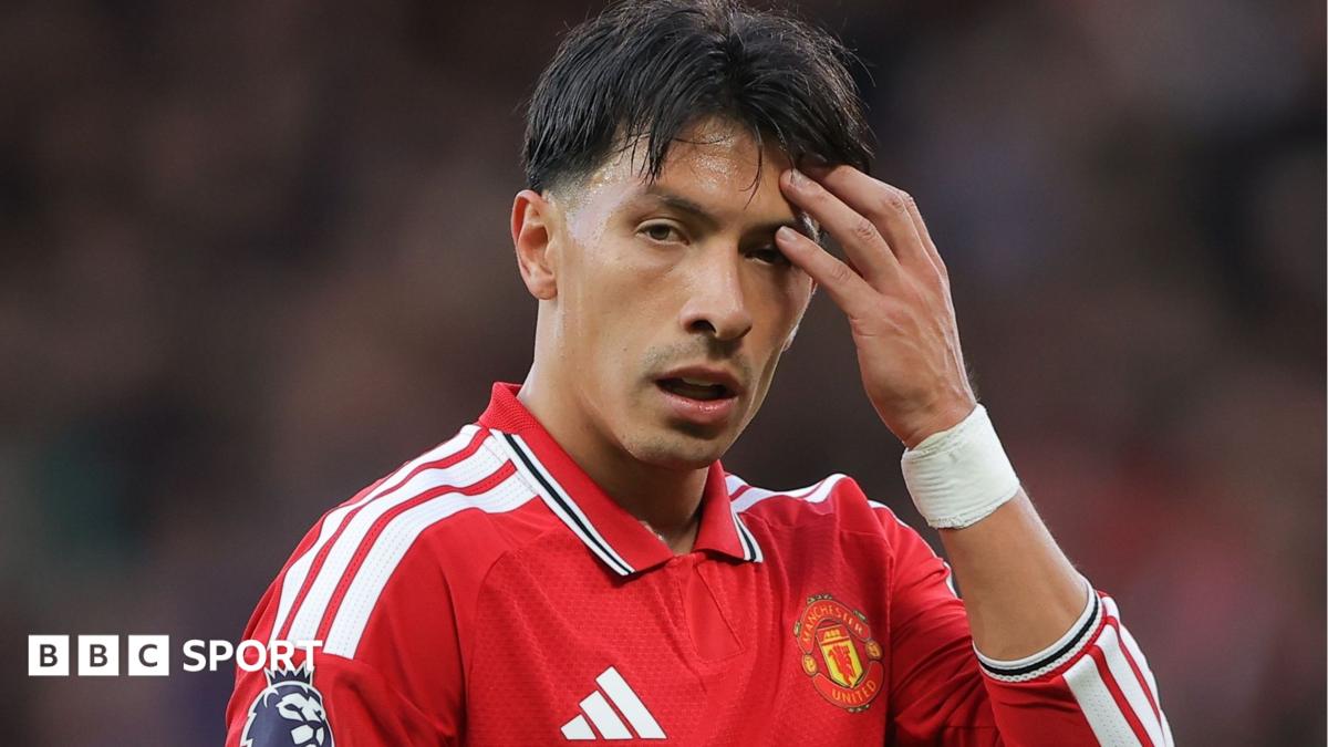 Martinez apologises for outburst and fined by Manchester United