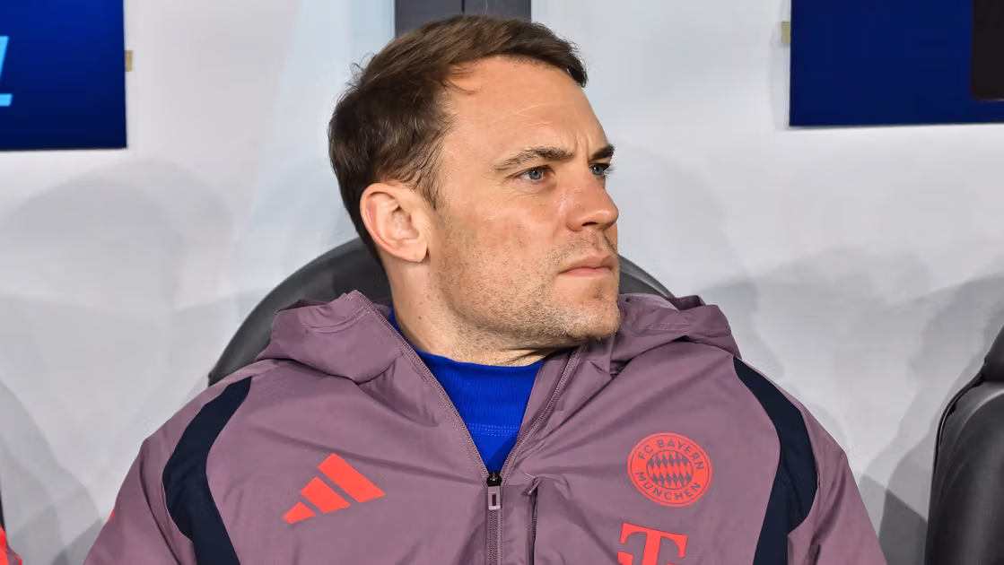Bayern goalkeeper Manuel Neuer sidelined because of foot fluid, says Max Eberl