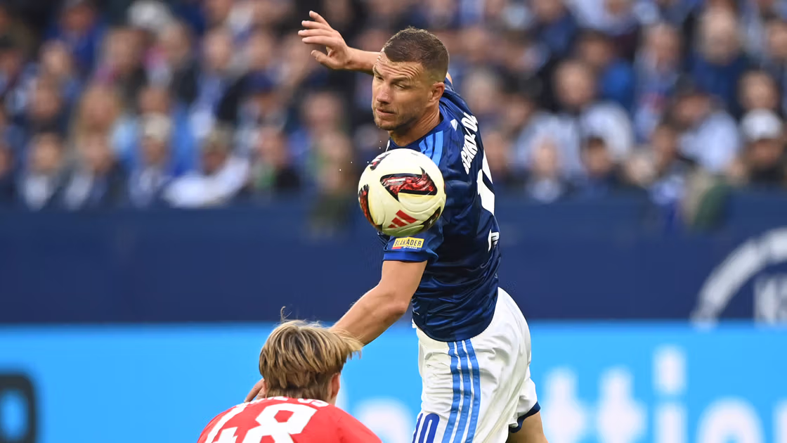 Edin Džeko suffers 'deep cut' to head in Schalke's defeat to Mainz