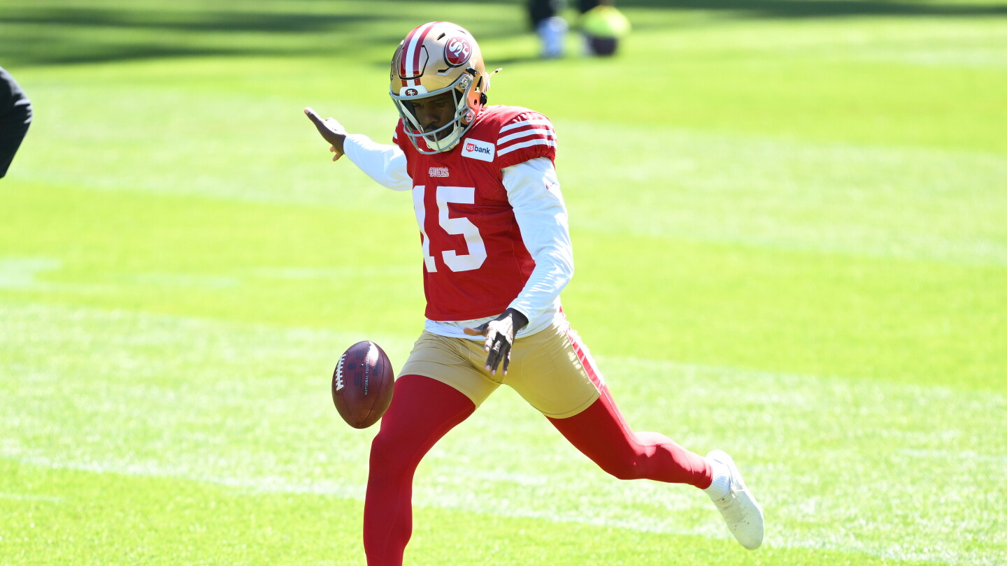 Corliss Waitman named NFC special teams player of the week