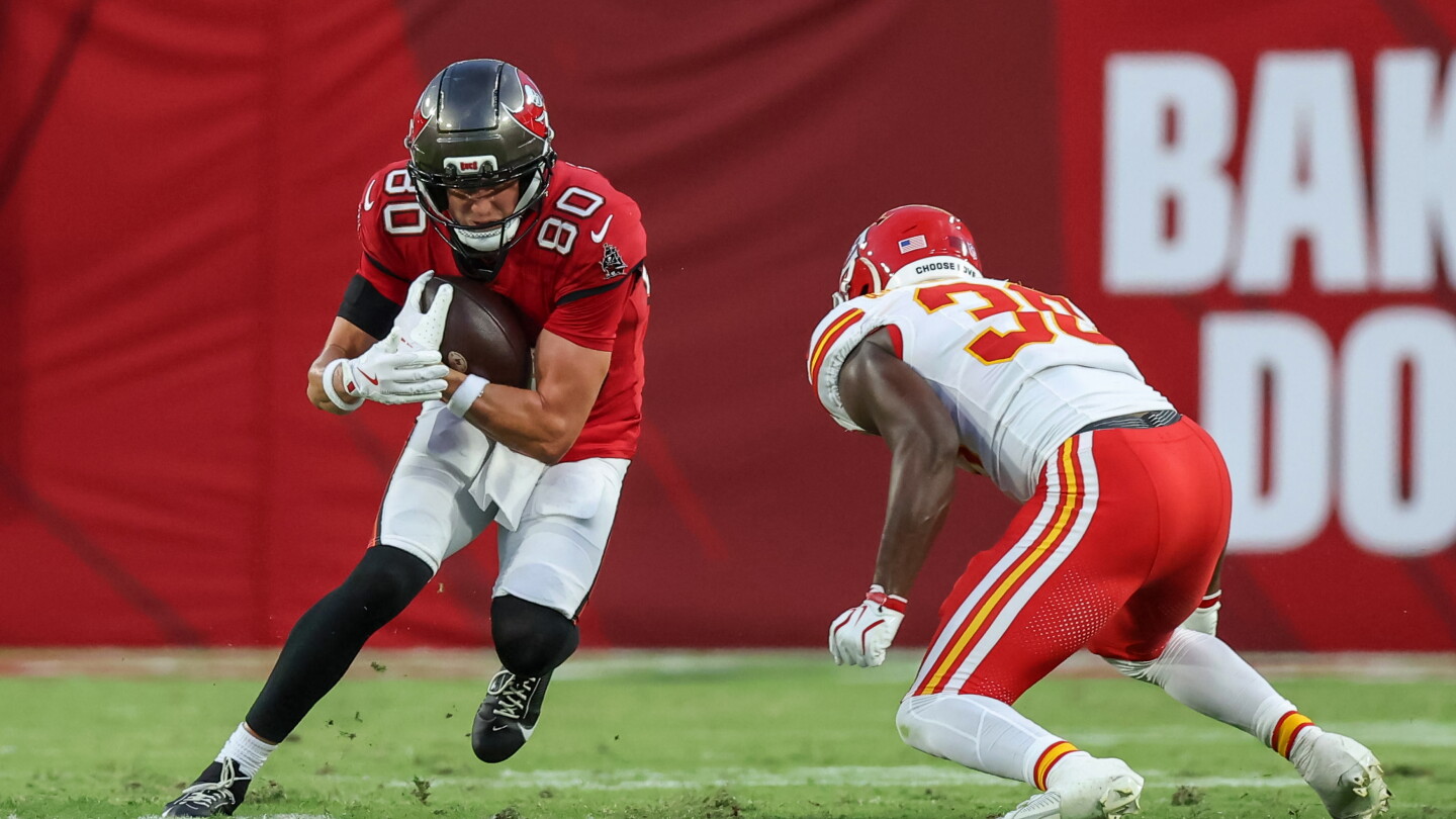 Bucs open WR David Sills 21-day return-to-practice window