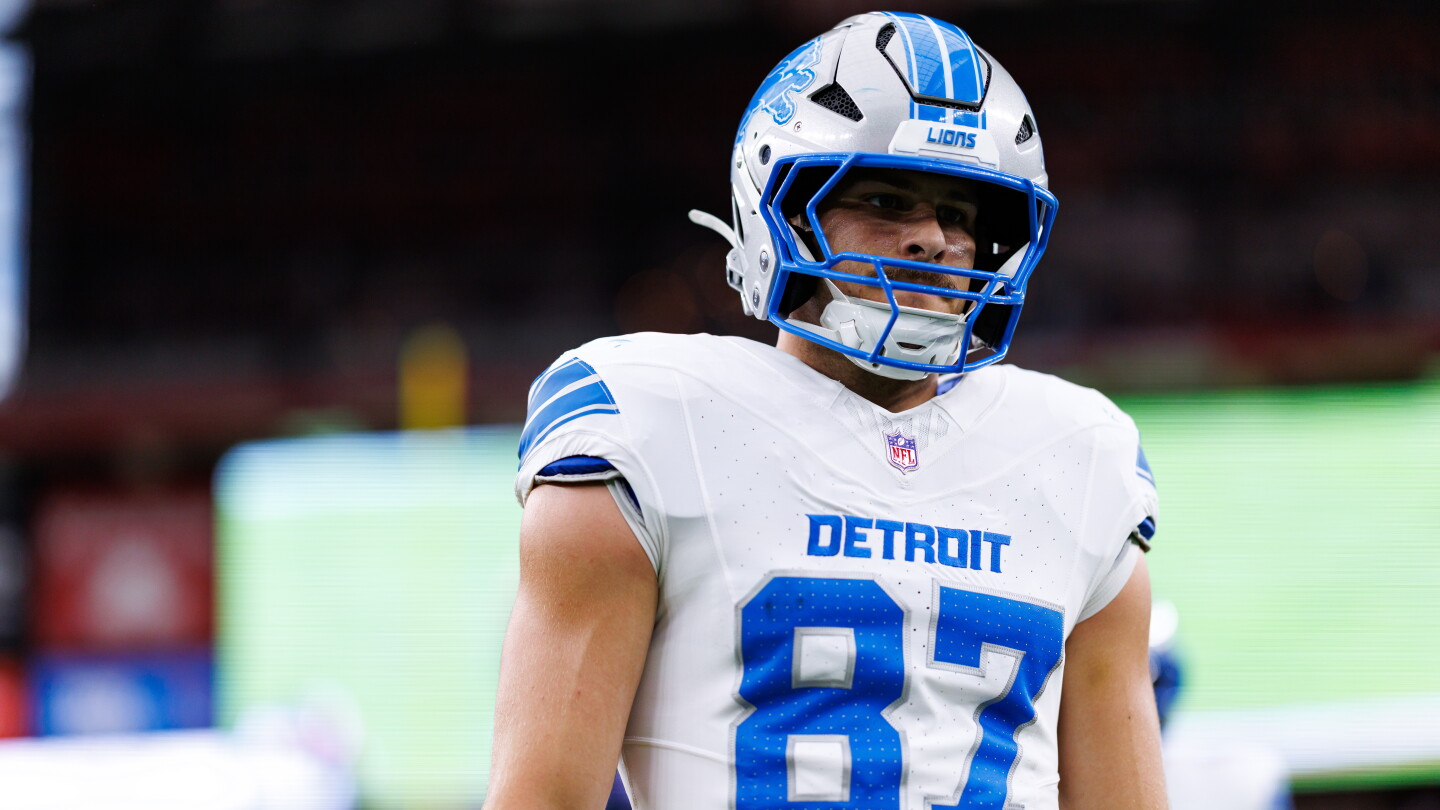 Dan Campbell says LaPorta’s contract remarks won’t distract the Lions. Will the Lions secure a deal before the playoffs?