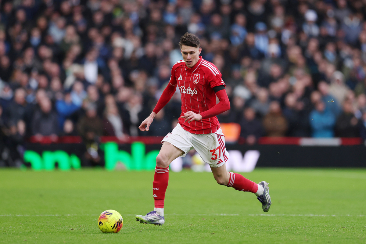 Video: Nottingham Forest give Savona a special welcome back after nightmare injury