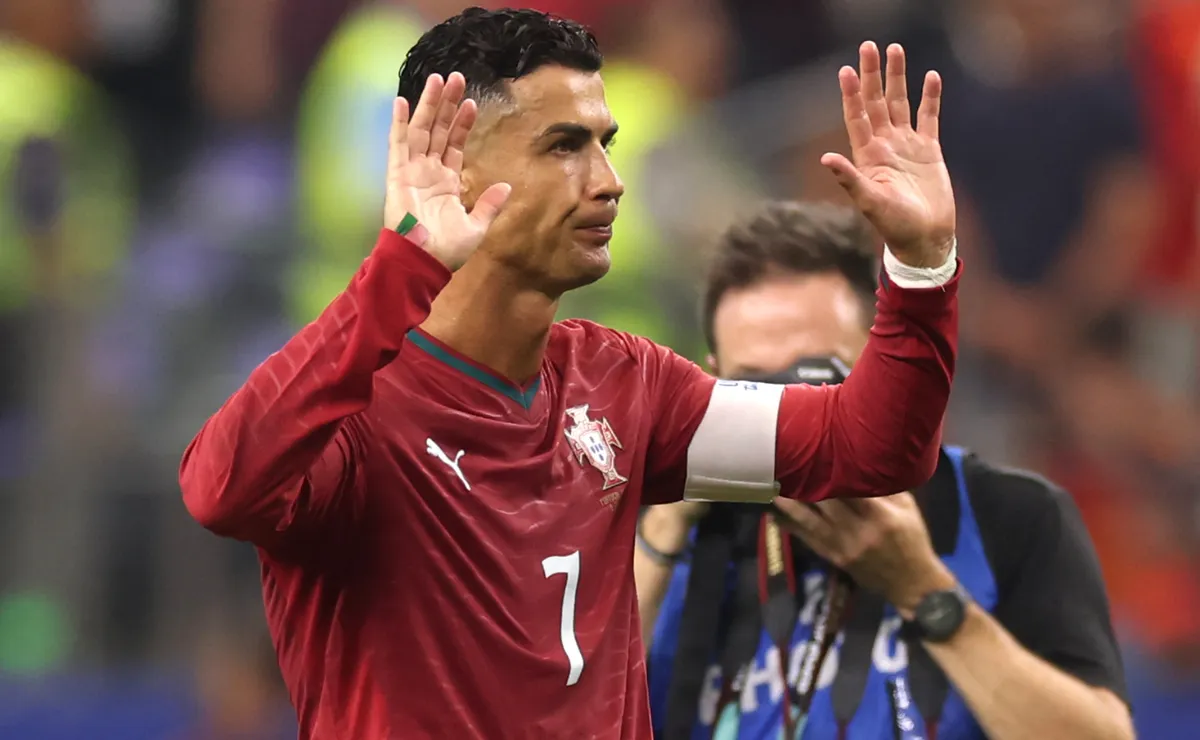 Cristiano Ronaldo presenting his career achievements to the Portuguese Football Federation during the disciplinary case.
